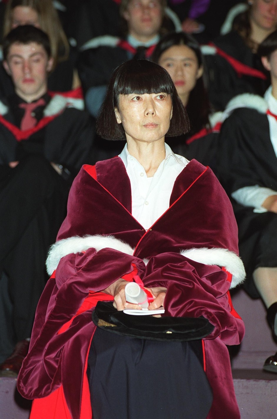kunstvolle-verwuestung:-modemacherin-rei-kawakubo-wird-80 kunstvolle-verwuestung:-modemacherin-rei-kawakubo-wird-80