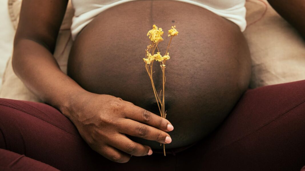 charite-aerztin-beantwortet-leserinnenfragen:-“ich-habe-endometriose-und-moechte-auf-natuerlichem-weg-schwanger-werden.-was-kann-ich-tun,-um-die-chance-zu-erhoehen?”