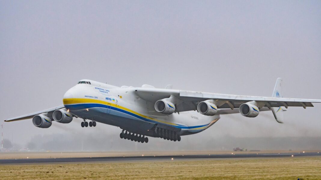 zerstoerte-antonow-in-kiew:-an-225:-kollaborateure-sollen-die-rettung-des-weltgroessten-flugzeuges-verhindert-haben zerstoerte-antonow-in-kiew:-an-225:-kollaborateure-sollen-die-rettung-des-weltgroessten-flugzeuges-verhindert-haben