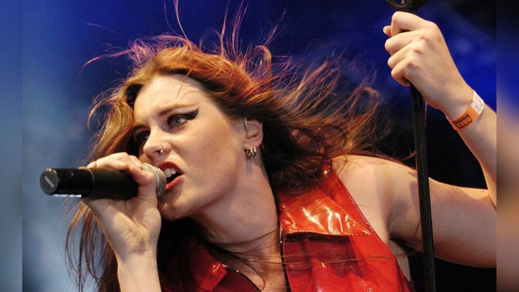 floor-jansen:-nightwish-saengerin-hat-brustkrebs floor-jansen:-nightwish-saengerin-hat-brustkrebs
