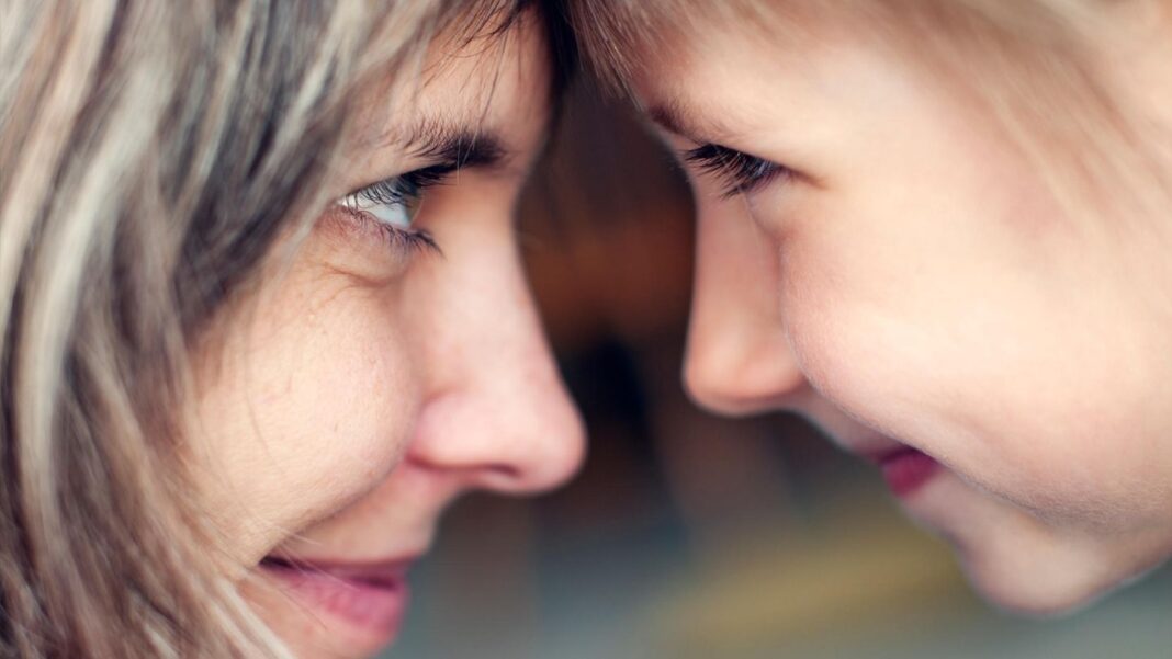 nonverbale-signale:-“schau-mir-in-die-augen”:-wie-der-blickkontakt-unsere-kommunikation-praegt nonverbale-signale:-“schau-mir-in-die-augen”:-wie-der-blickkontakt-unsere-kommunikation-praegt