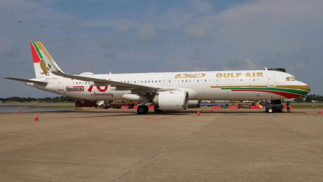 gulf-air-flug-gf-19:-tragischer-zwischenfall:-flugbegleiter-stirbt-bei-flug-an-herzinfarkt-–-maschine-musste-notlanden gulf-air-flug-gf-19:-tragischer-zwischenfall:-flugbegleiter-stirbt-bei-flug-an-herzinfarkt-–-maschine-musste-notlanden
