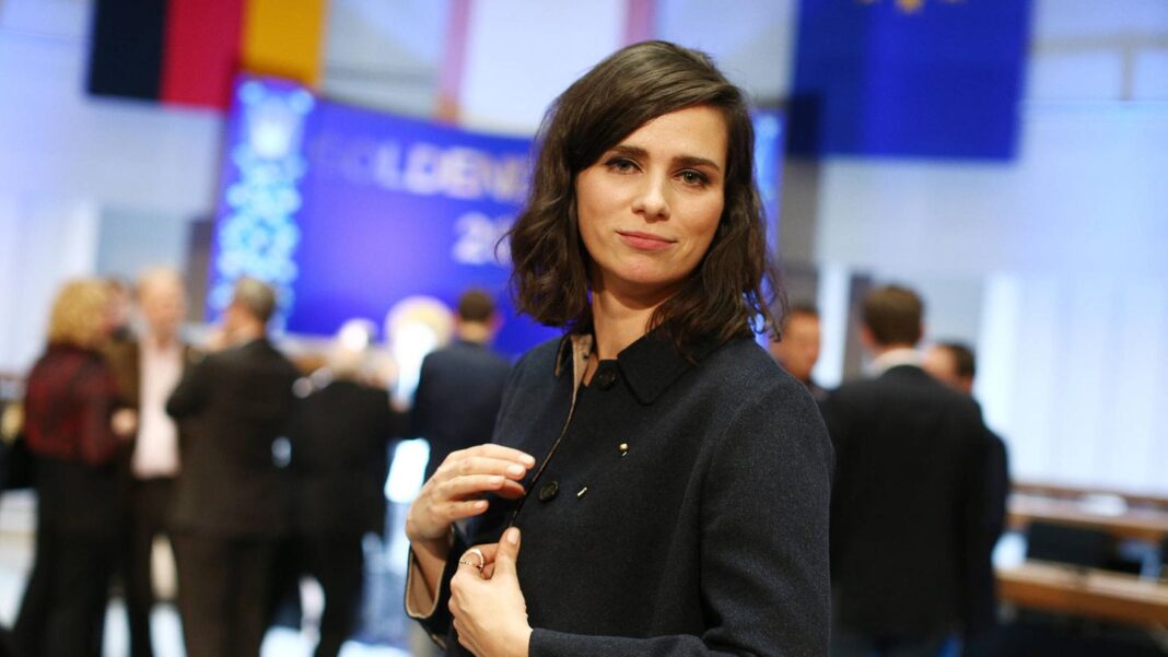 nora-tschirner-:-nach-trauma-stellt-sich-nora-tschirner-im-tv-ihrer-groessten-angst nora-tschirner-:-nach-trauma-stellt-sich-nora-tschirner-im-tv-ihrer-groessten-angst