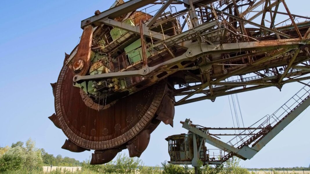 tote-technik:-lost-places-in-der-lausitz:-der-schaufelradbagger-“blaues-wunder”-bei-senftenberg tote-technik:-lost-places-in-der-lausitz:-der-schaufelradbagger-“blaues-wunder”-bei-senftenberg