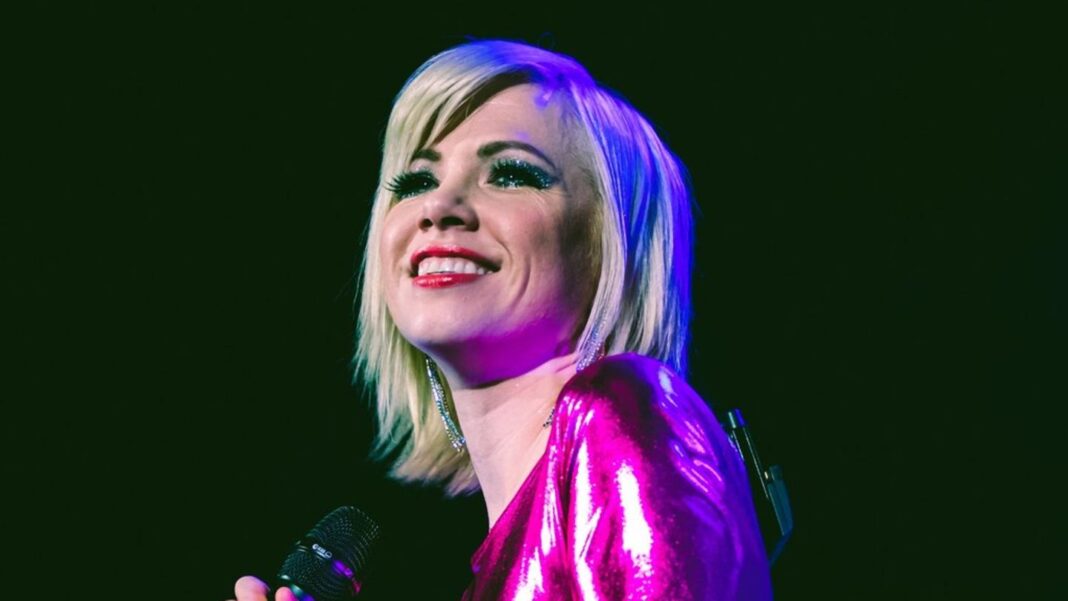 carly-rae-jepsen:-“schwer-begeistert”-von-ihrem-freund carly-rae-jepsen:-“schwer-begeistert”-von-ihrem-freund