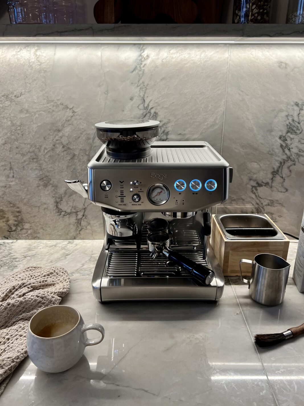 premium-kaffeegenuss:-gewinne-eine-siebtraegermaschine-von-sage-–-journelles-gift-special-#23 premium-kaffeegenuss:-gewinne-eine-siebtraegermaschine-von-sage-–-journelles-gift-special-#23