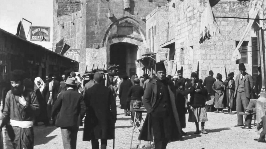 historischer-film:-jerusalem-vor-127-jahren:-video-zeigt-das-treiben-am-jaffator-im-jahr-1896 historischer-film:-jerusalem-vor-127-jahren:-video-zeigt-das-treiben-am-jaffator-im-jahr-1896