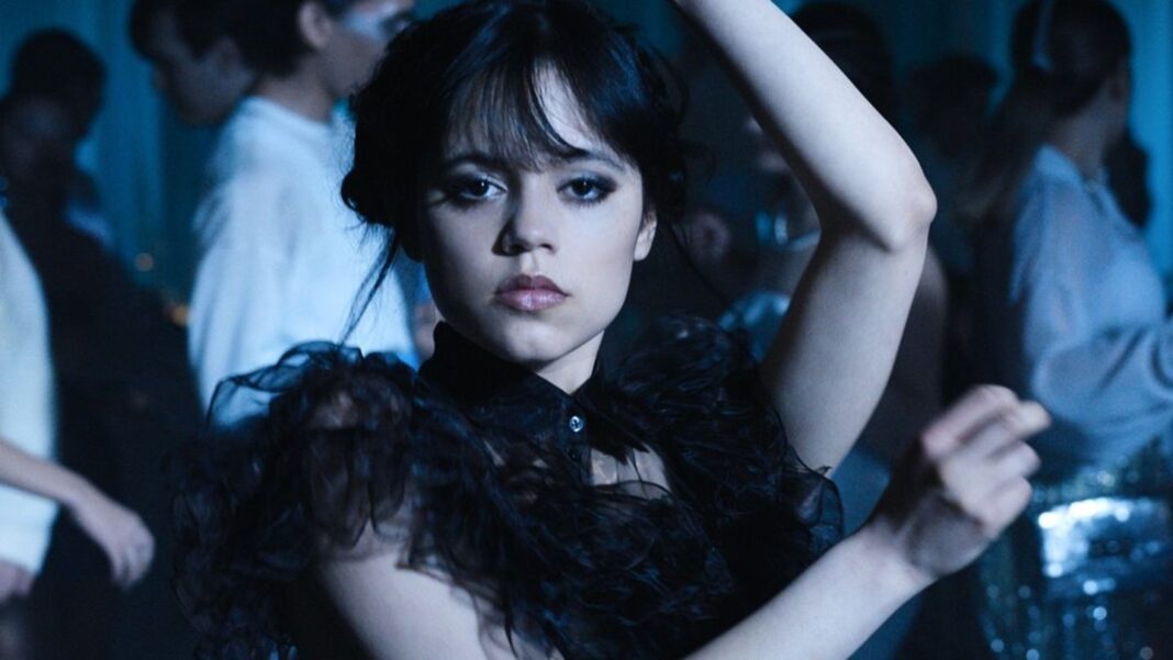 beauty-trend-2023:-wednesday-und-ihr-soft-goth-look-bleiben beauty-trend-2023:-wednesday-und-ihr-soft-goth-look-bleiben