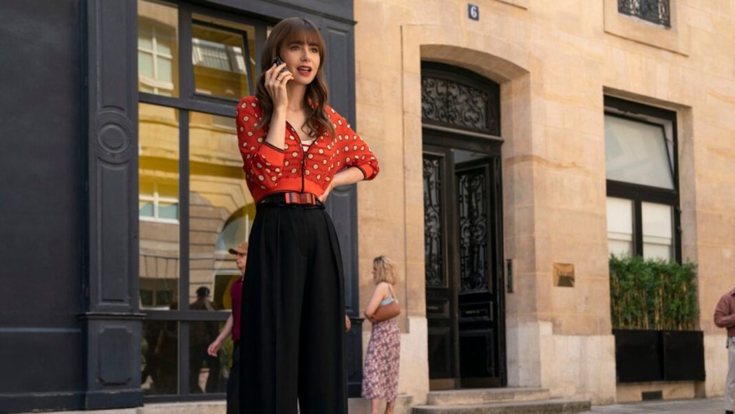 french-chic:-darum-lieben-alle-den-“emily-in-paris”-look french-chic:-darum-lieben-alle-den-“emily-in-paris”-look