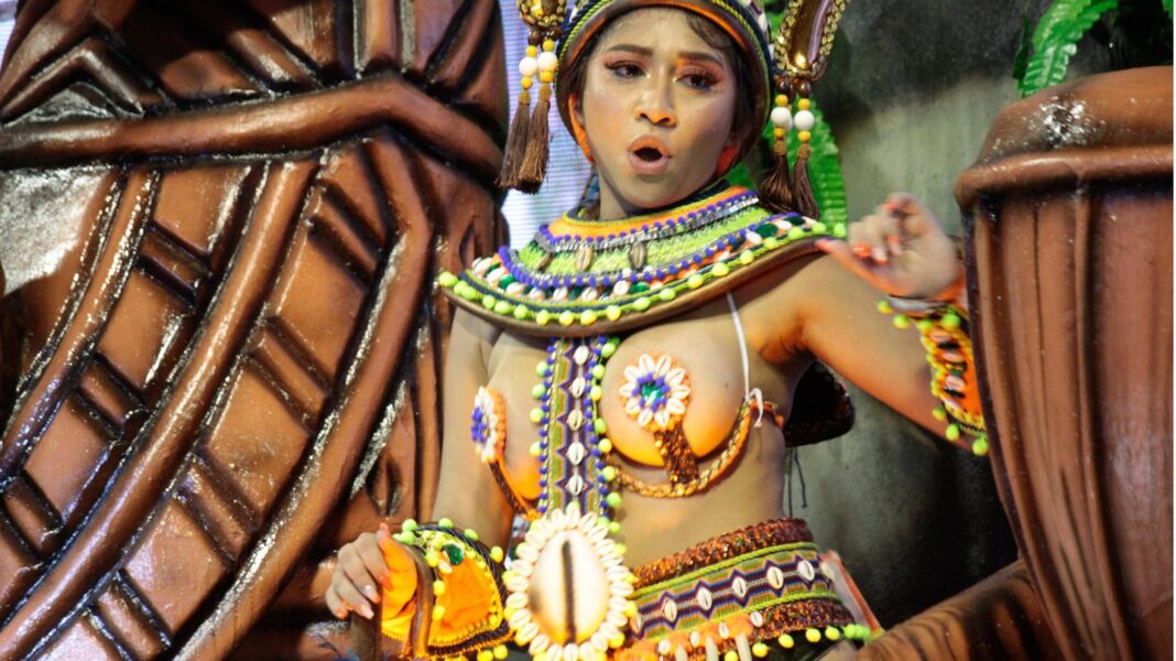 kunterbuntes-spektakel:-party-ohne-ende-–-ganz-brasilien-feiert-karneval kunterbuntes-spektakel:-party-ohne-ende-–-ganz-brasilien-feiert-karneval