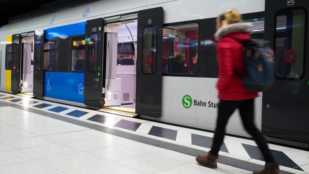 stuttgart:-“nur-noch-schrott”-und-“der-allerletzte-dreck”:-lokfuehrer-laestert-per-durchsage-ueber-neue-s-bahnzuege stuttgart:-“nur-noch-schrott”-und-“der-allerletzte-dreck”:-lokfuehrer-laestert-per-durchsage-ueber-neue-s-bahnzuege