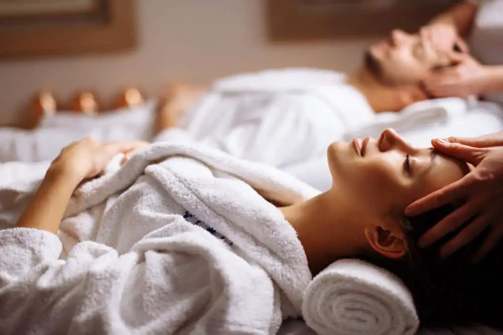 richtig-fuer-den-wellness-urlaub-packen richtig-fuer-den-wellness-urlaub-packen
