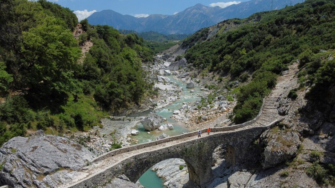 “the-blue-heart-of-europe”:-nach-jahrelangen-protesten:-vjosa-in-albanien-wird-zum-ersten-wildfluss-nationalpark-europas