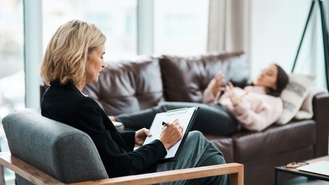 mentale-gesundheit:-abzocke-in-der-coaching-szene:-so-funktioniert-das-geschaeft-mit-dem-versprechen-auf-ein-besseres-leben mentale-gesundheit:-abzocke-in-der-coaching-szene:-so-funktioniert-das-geschaeft-mit-dem-versprechen-auf-ein-besseres-leben