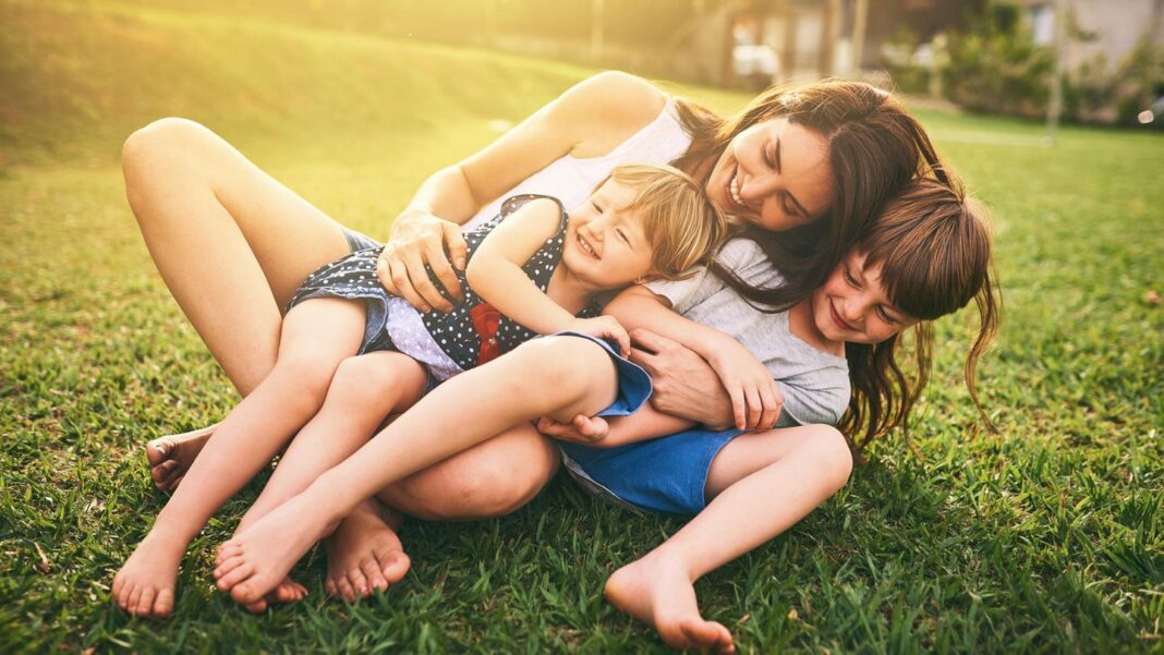stichheiler-und-co.:-so-einfach-koennen-sie-insektenstiche-bei-kindern-behandeln