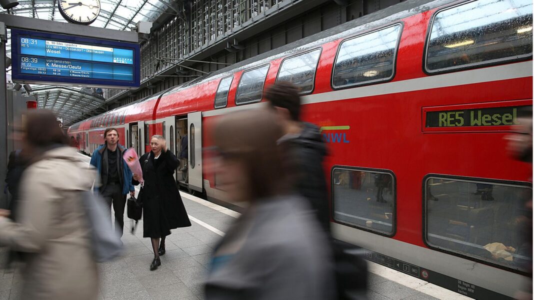 49-euro-angebot:-das-deutschlandticket-kommt,-kompliziert-bleibt-es-dennoch.-worauf-sie-achten-muessen