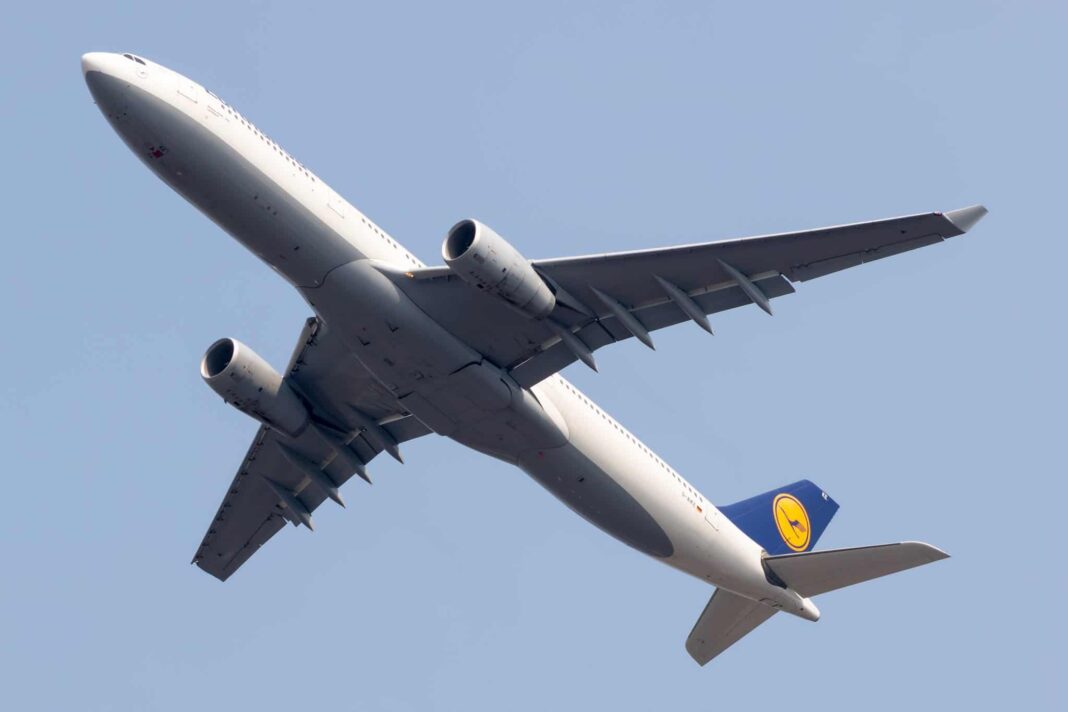 mai-2023:-lufthansa-setzt-a330-und-a340-nach-paris-cdg-ein