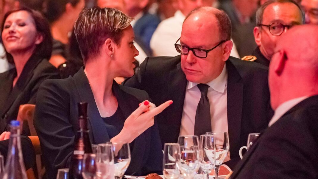 fuerstin-charlene:-angespannte-fotos!-mit-albert-hat-sie-in-frankreich-nur-wenig-zu-lachen